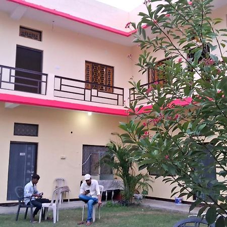 Blue Sky Homestay 카주라호 외부 사진