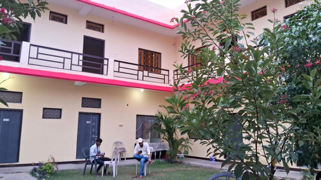 Blue Sky Homestay 카주라호 외부 사진