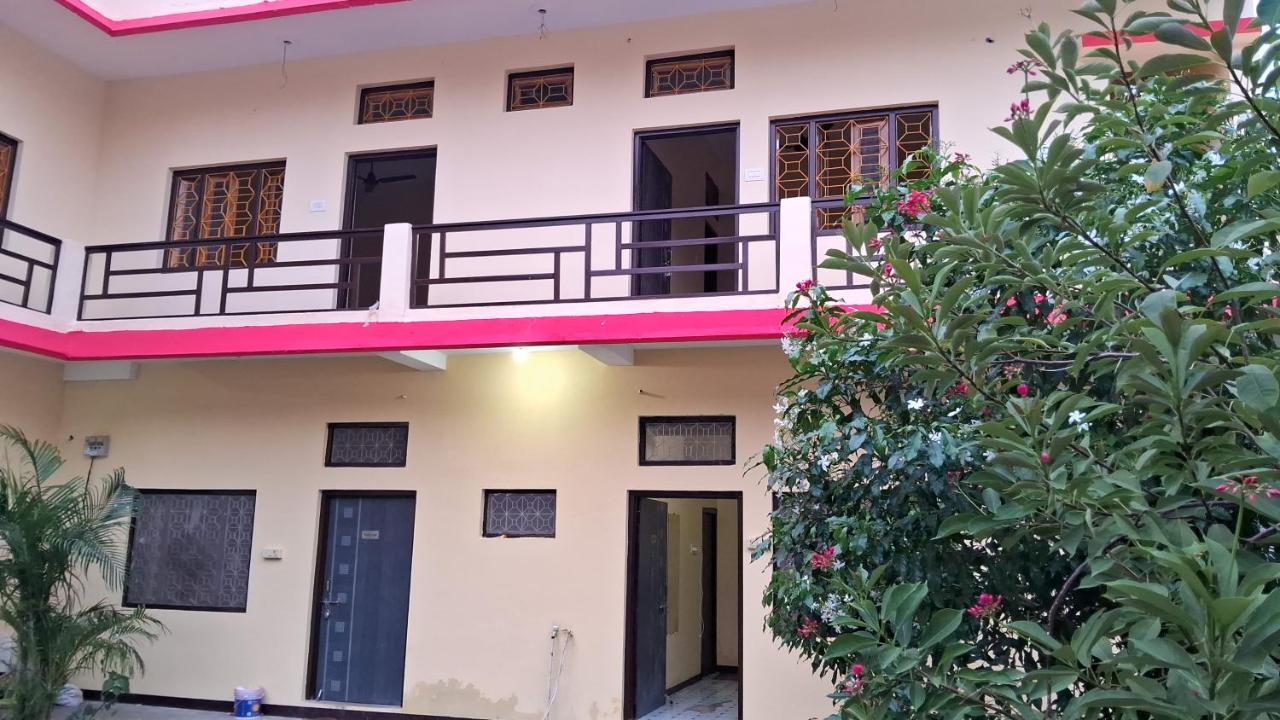 Blue Sky Homestay 카주라호 외부 사진
