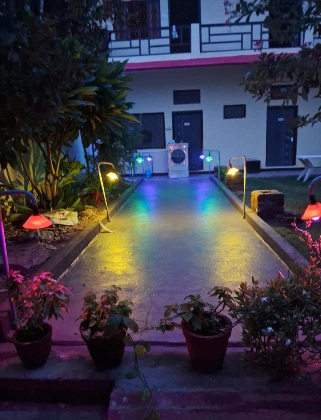 Blue Sky Homestay 카주라호 외부 사진